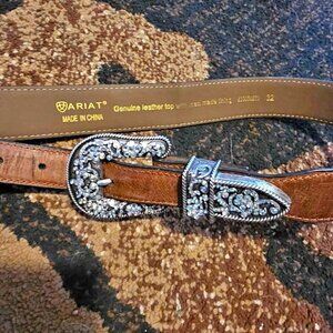 Ariat Brown leather and rhinestone belt sz 32